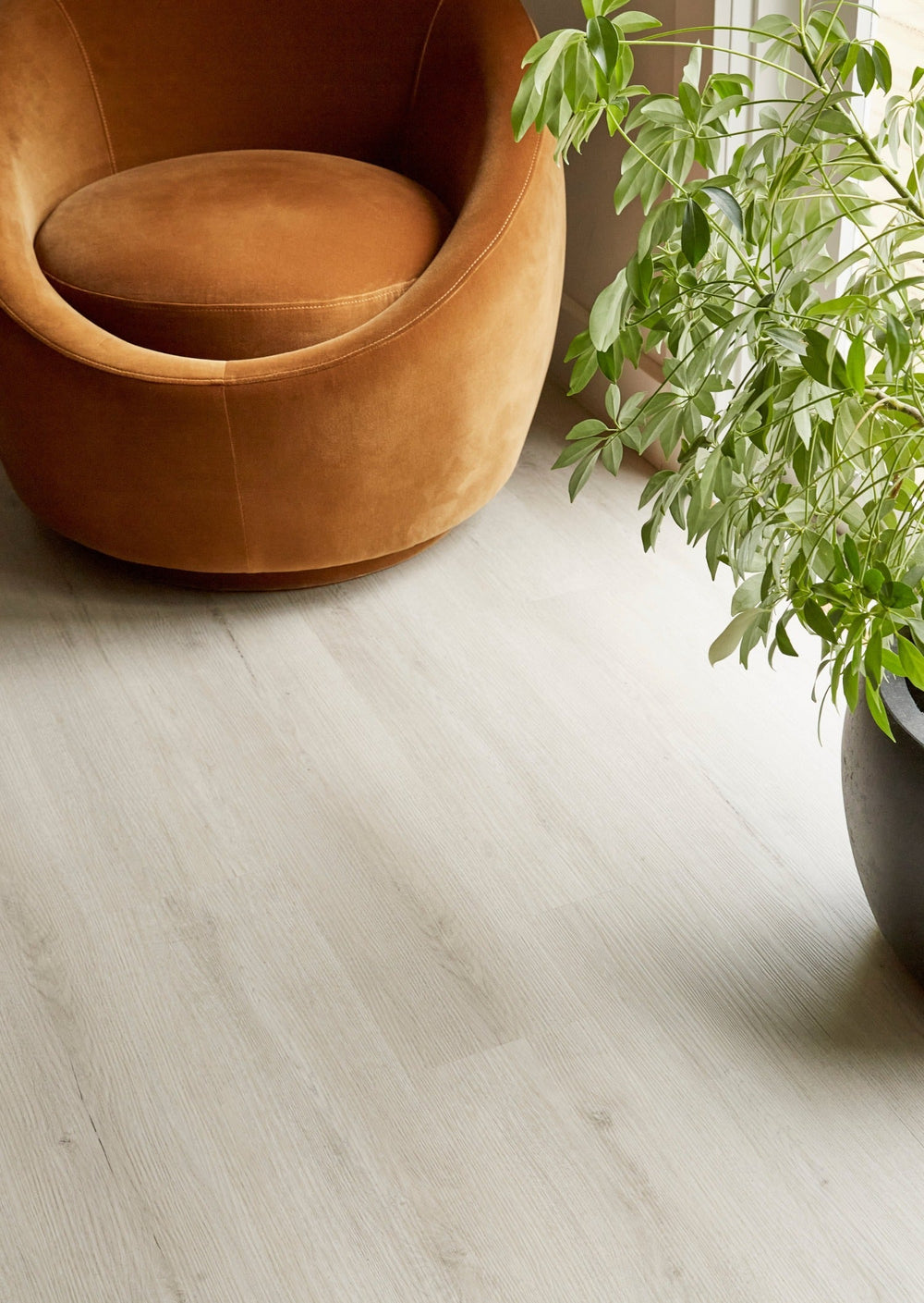 Kingswood™ 1.5 Flooring - Commercial